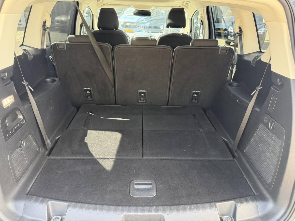Ford S-Max Ford S-Max 2.5 FHEV Titanium 7pers 190pk | Panoramadak | Achteruitrijcamera | Stoelverwarming | Ambient Lightning | SYNC 3 Navigatie