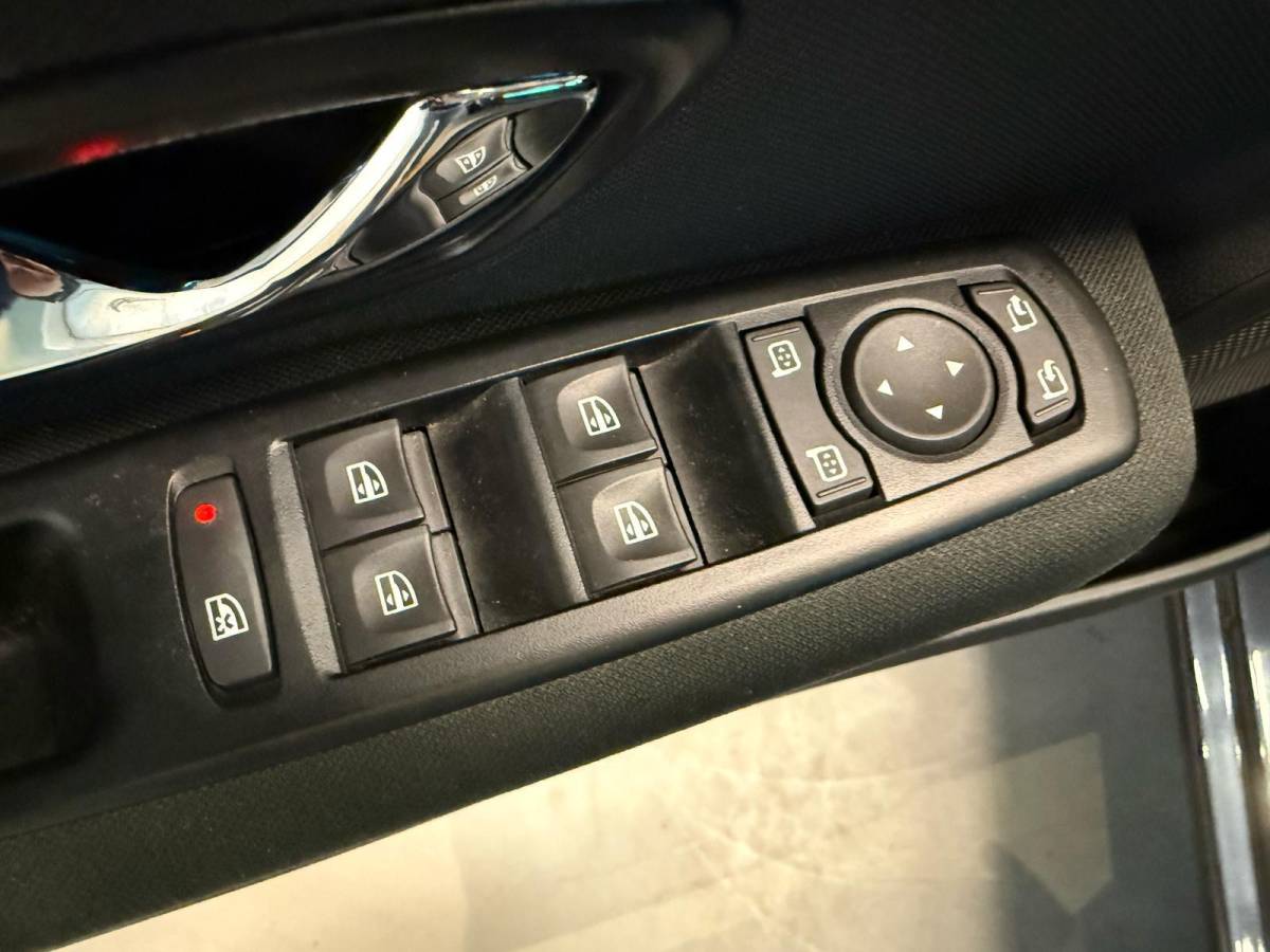 Renault Mégane Estate Renault Mégane Estate 1.2 TCe LIMITED-uitv|CLIMA AIRCO|LM-VELG|CRUISE CONTROL|ISOFIX|NAVIGATIE|nieuwe APK+O.H.BEURT BIJ AFLEVERING
