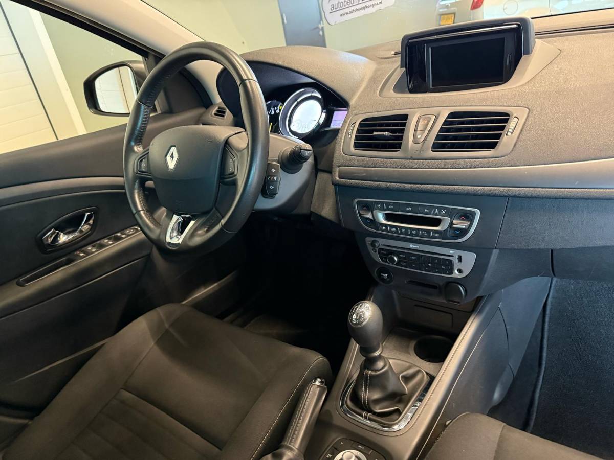 Renault Mégane Estate Renault Mégane Estate 1.2 TCe LIMITED-uitv|CLIMA AIRCO|LM-VELG|CRUISE CONTROL|ISOFIX|NAVIGATIE|nieuwe APK+O.H.BEURT BIJ AFLEVERING