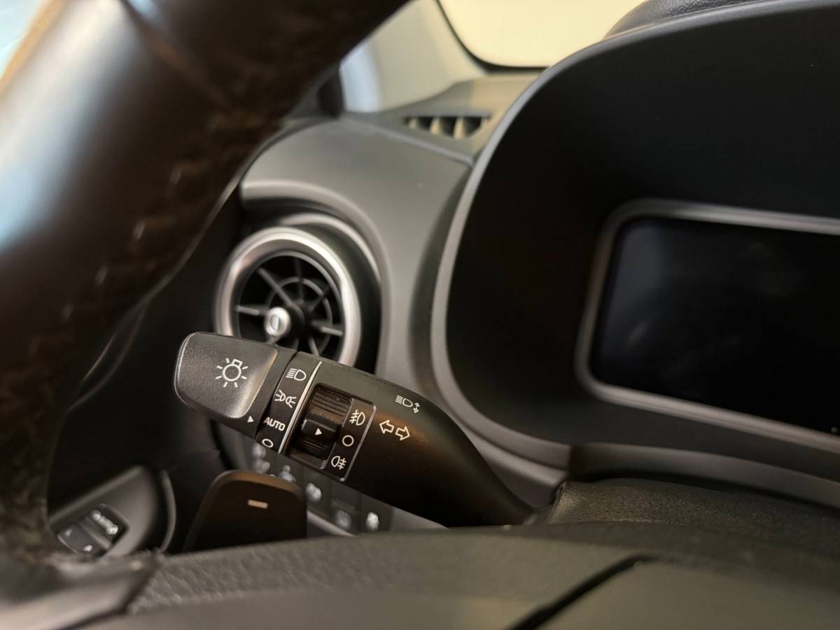 Hyundai Kona Hyundai Kona 1.6 GDI HEV *Dealer OH* Trekhaak|Carplay|Camera|Cruise|All-seasons
