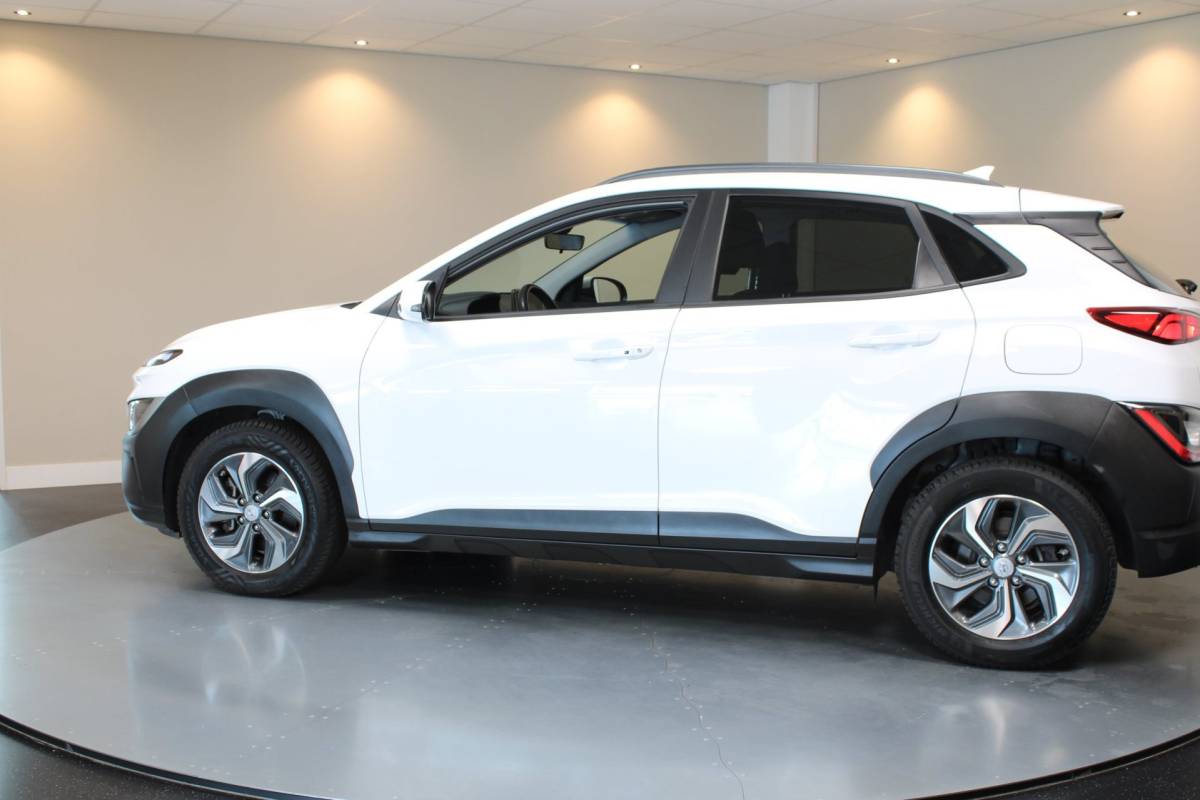 Hyundai Kona Hyundai Kona 1.6 GDI HEV *Dealer OH* Trekhaak|Carplay|Camera|Cruise|All-seasons