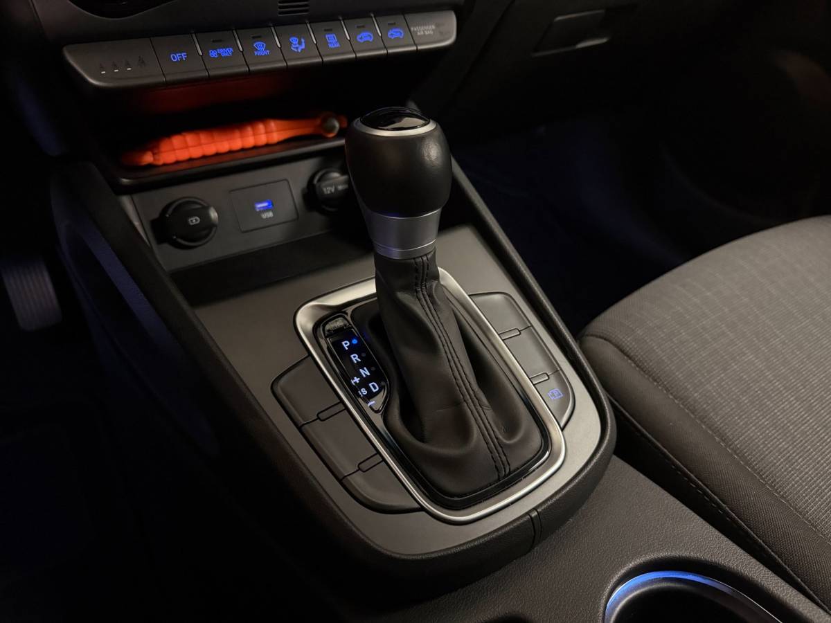 Hyundai Kona Hyundai Kona 1.6 GDI HEV *Dealer OH* Trekhaak|Carplay|Camera|Cruise|All-seasons
