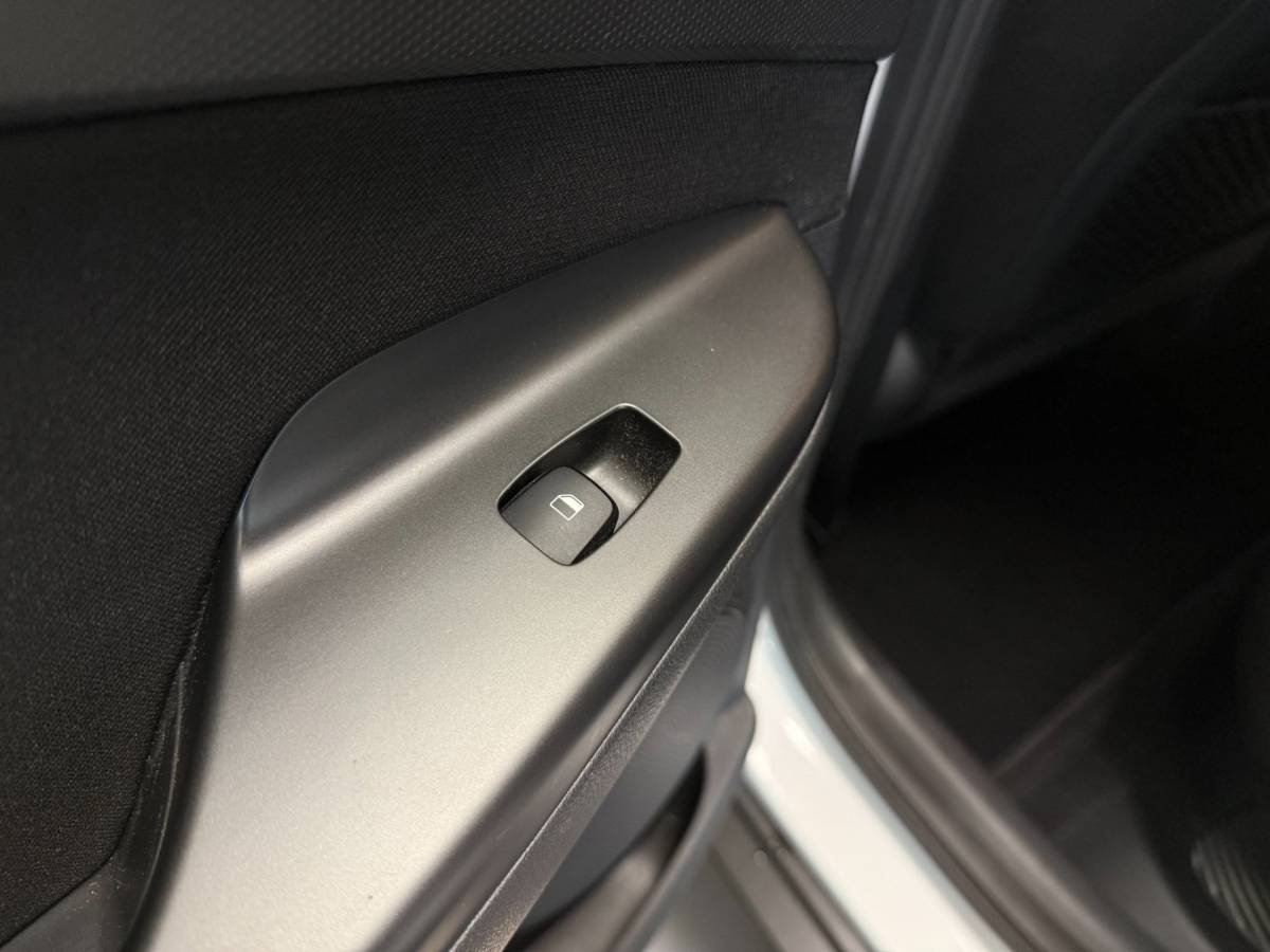 Hyundai Kona Hyundai Kona 1.6 GDI HEV *Dealer OH* Trekhaak|Carplay|Camera|Cruise|All-seasons