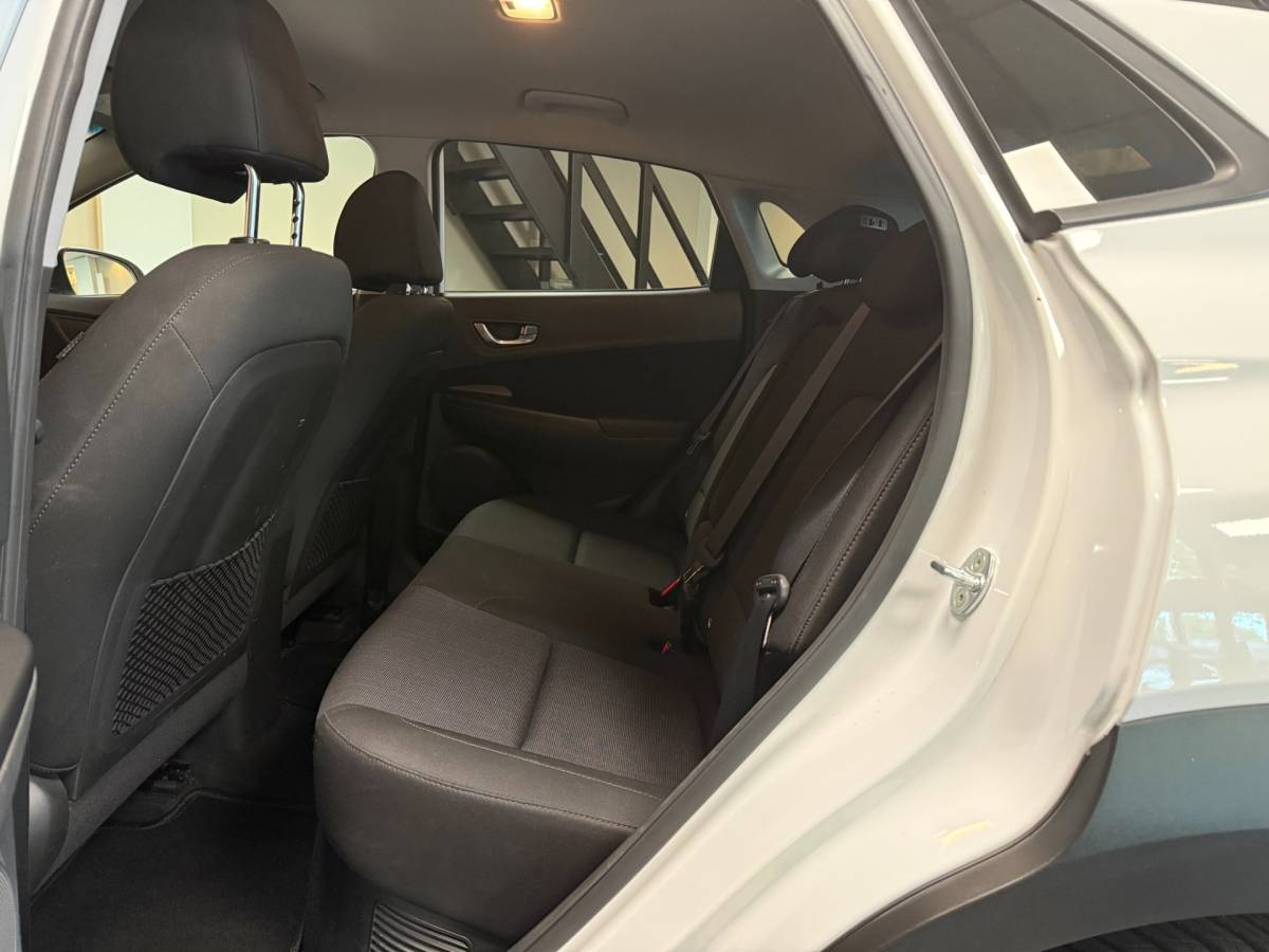 Hyundai Kona Hyundai Kona 1.6 GDI HEV *Dealer OH* Trekhaak|Carplay|Camera|Cruise|All-seasons