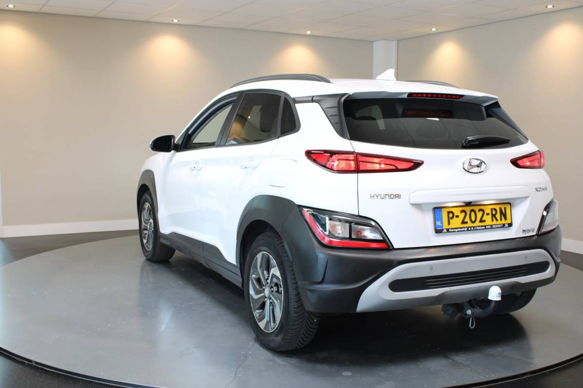 Hyundai Kona Hyundai Kona 1.6 GDI HEV *Dealer OH* Trekhaak|Carplay|Camera|Cruise|All-seasons