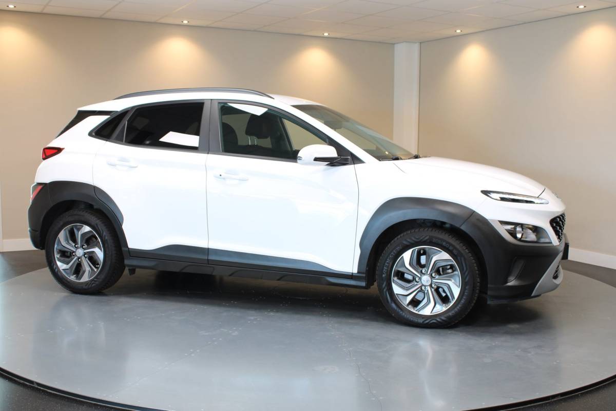 Hyundai Kona Hyundai Kona 1.6 GDI HEV *Dealer OH* Trekhaak|Carplay|Camera|Cruise|All-seasons