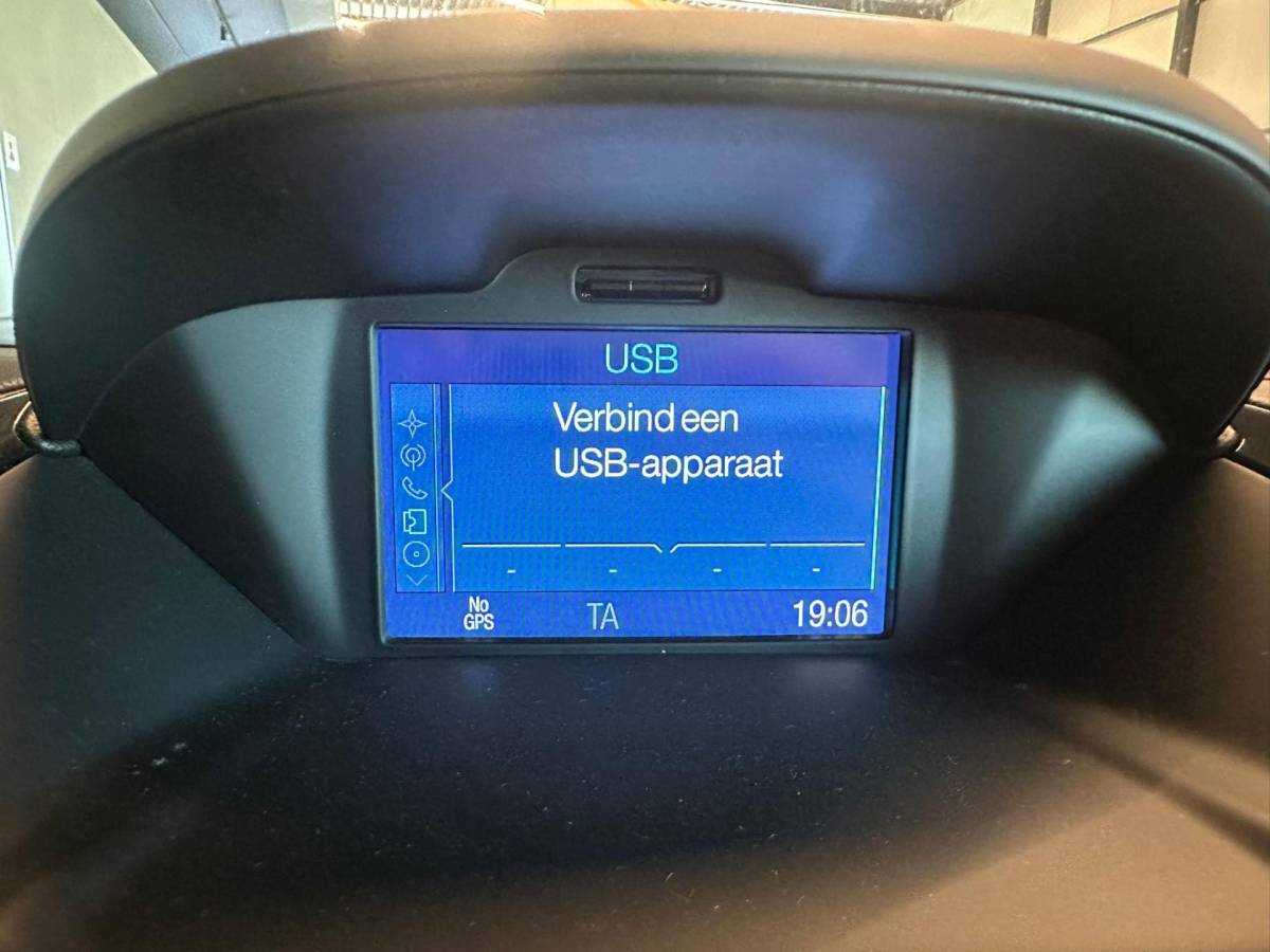 Ford B-MAX Ford B-Max 1.0 EcoBoost TITANIUM|CLIMA AIRCO|ISOFIX|LM-VELG|NAVIGATIE|PANORAMADAK|55.795 km NAP|nwe APK+O.H.BEURT+DISTRIBUTIERIEM
