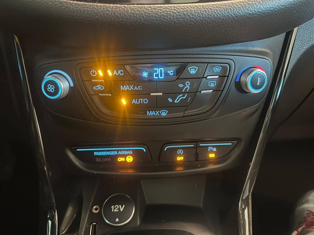 Ford B-MAX Ford B-Max 1.0 EcoBoost TITANIUM|CLIMA AIRCO|ISOFIX|LM-VELG|NAVIGATIE|PANORAMADAK|55.795 km NAP|nwe APK+O.H.BEURT+DISTRIBUTIERIEM