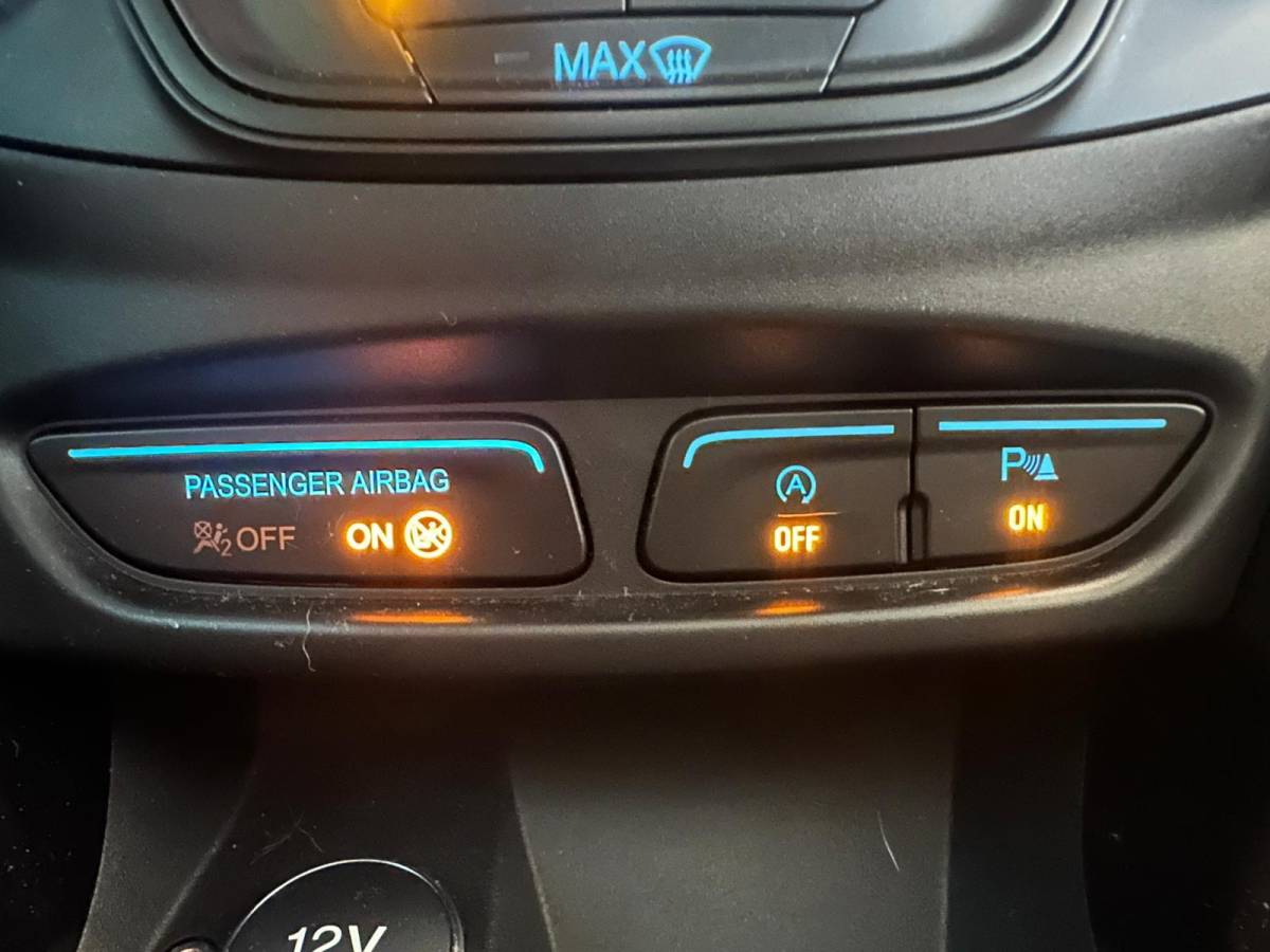 Ford B-MAX Ford B-Max 1.0 EcoBoost TITANIUM|CLIMA AIRCO|ISOFIX|LM-VELG|NAVIGATIE|PANORAMADAK|55.795 km NAP|nwe APK+O.H.BEURT+DISTRIBUTIERIEM
