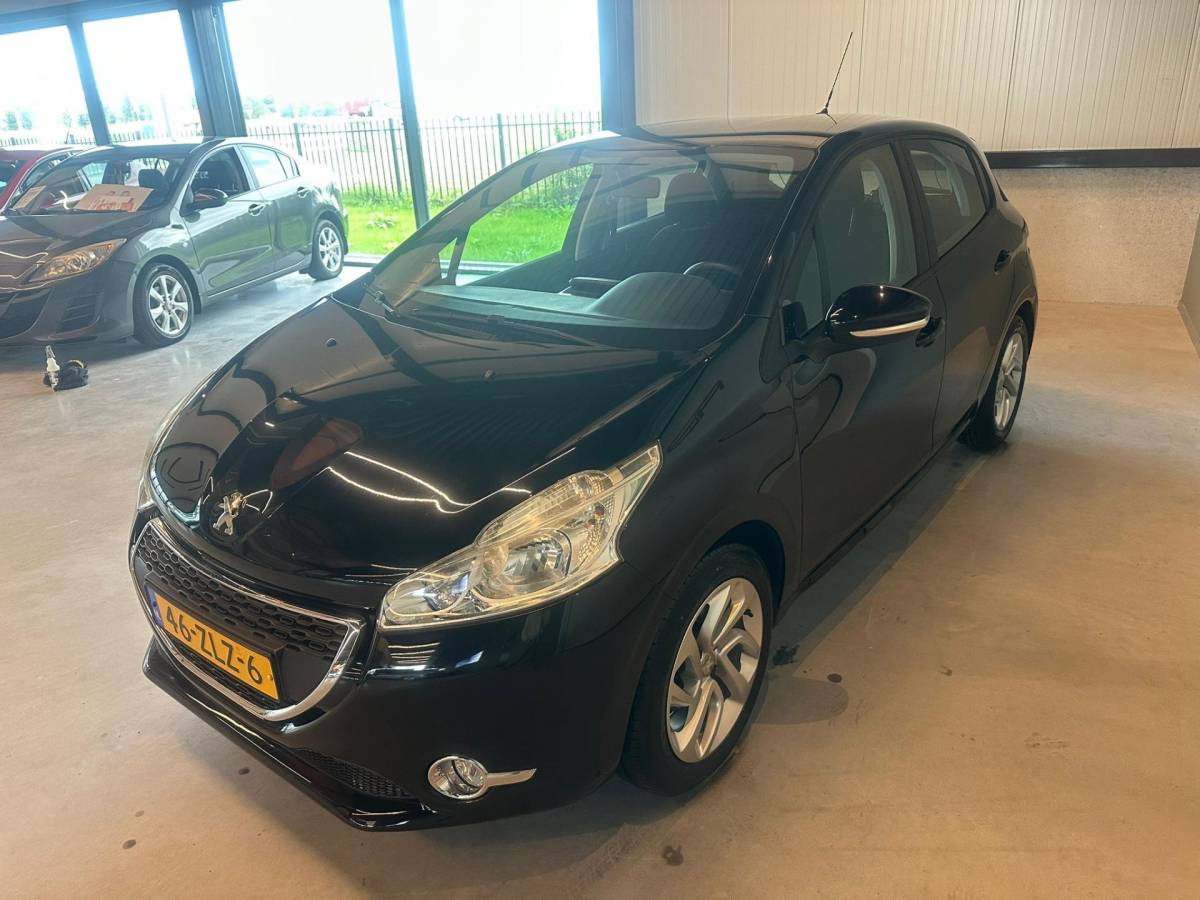 Peugeot 208 Peugeot 208 1.2 VTi 5-DEURS ACTIVE|AIRCO|LM-VELG|ISOFIX|BLUETOOTH|NAVIGATIE|CRUISECONTROL|nweAPK+OH+DISTRIBUTIERIEM BIJ AFLEVERING