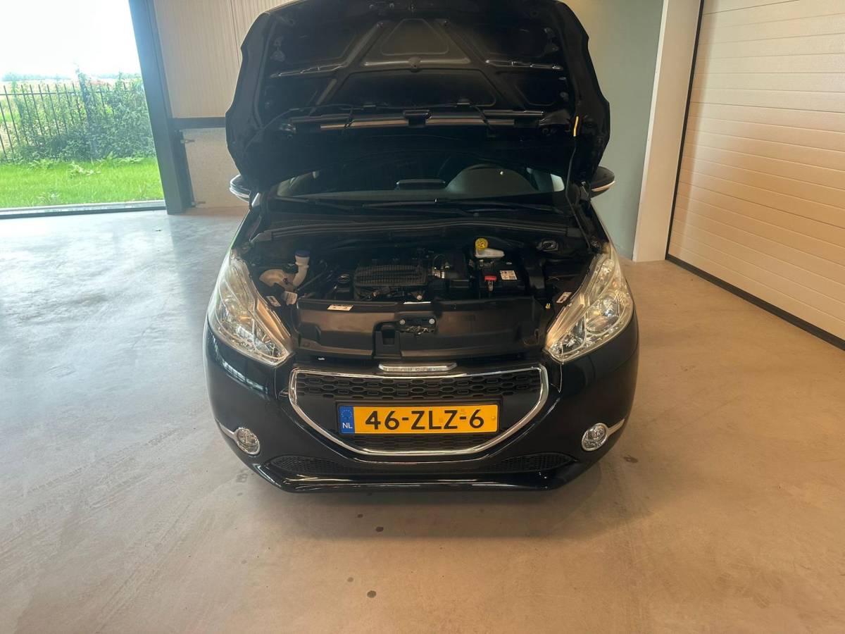 Peugeot 208 Peugeot 208 1.2 VTi 5-DEURS ACTIVE|AIRCO|LM-VELG|ISOFIX|BLUETOOTH|NAVIGATIE|CRUISECONTROL|nweAPK+OH+DISTRIBUTIERIEM BIJ AFLEVERING