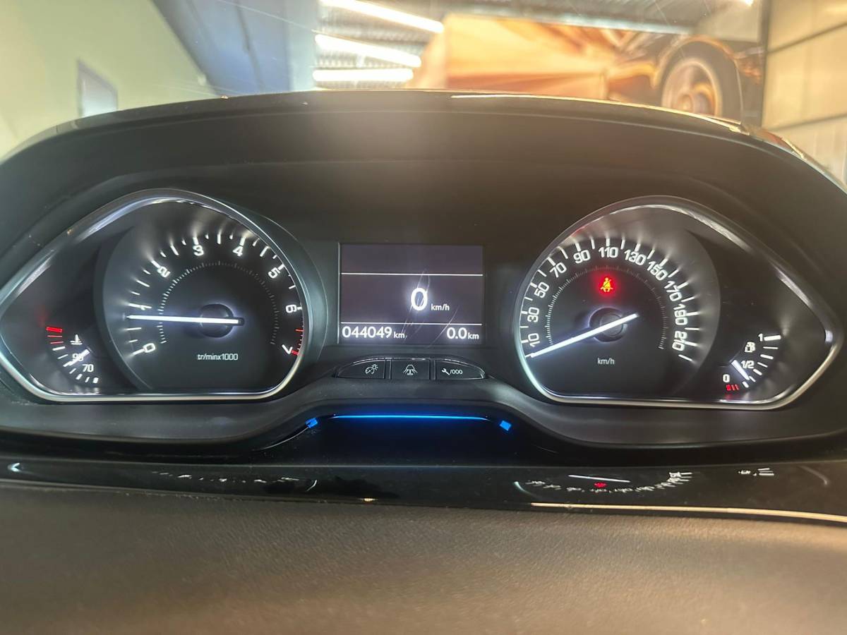 Peugeot 208 Peugeot 208 1.2 VTi 5-DEURS ACTIVE|AIRCO|LM-VELG|ISOFIX|BLUETOOTH|NAVIGATIE|CRUISECONTROL|nweAPK+OH+DISTRIBUTIERIEM BIJ AFLEVERING