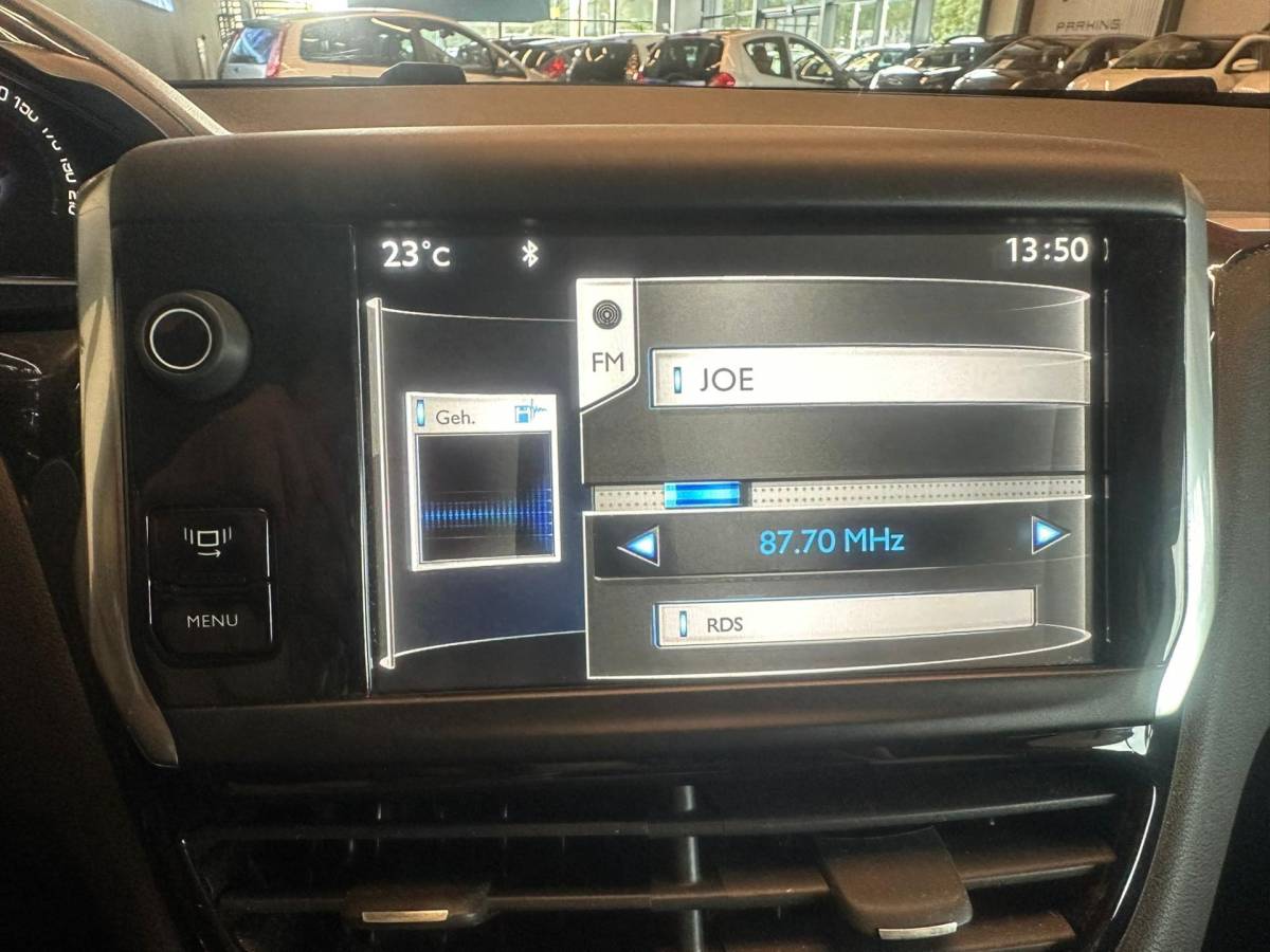 Peugeot 208 Peugeot 208 1.2 VTi 5-DEURS ACTIVE|AIRCO|LM-VELG|ISOFIX|BLUETOOTH|NAVIGATIE|CRUISECONTROL|nweAPK+OH+DISTRIBUTIERIEM BIJ AFLEVERING
