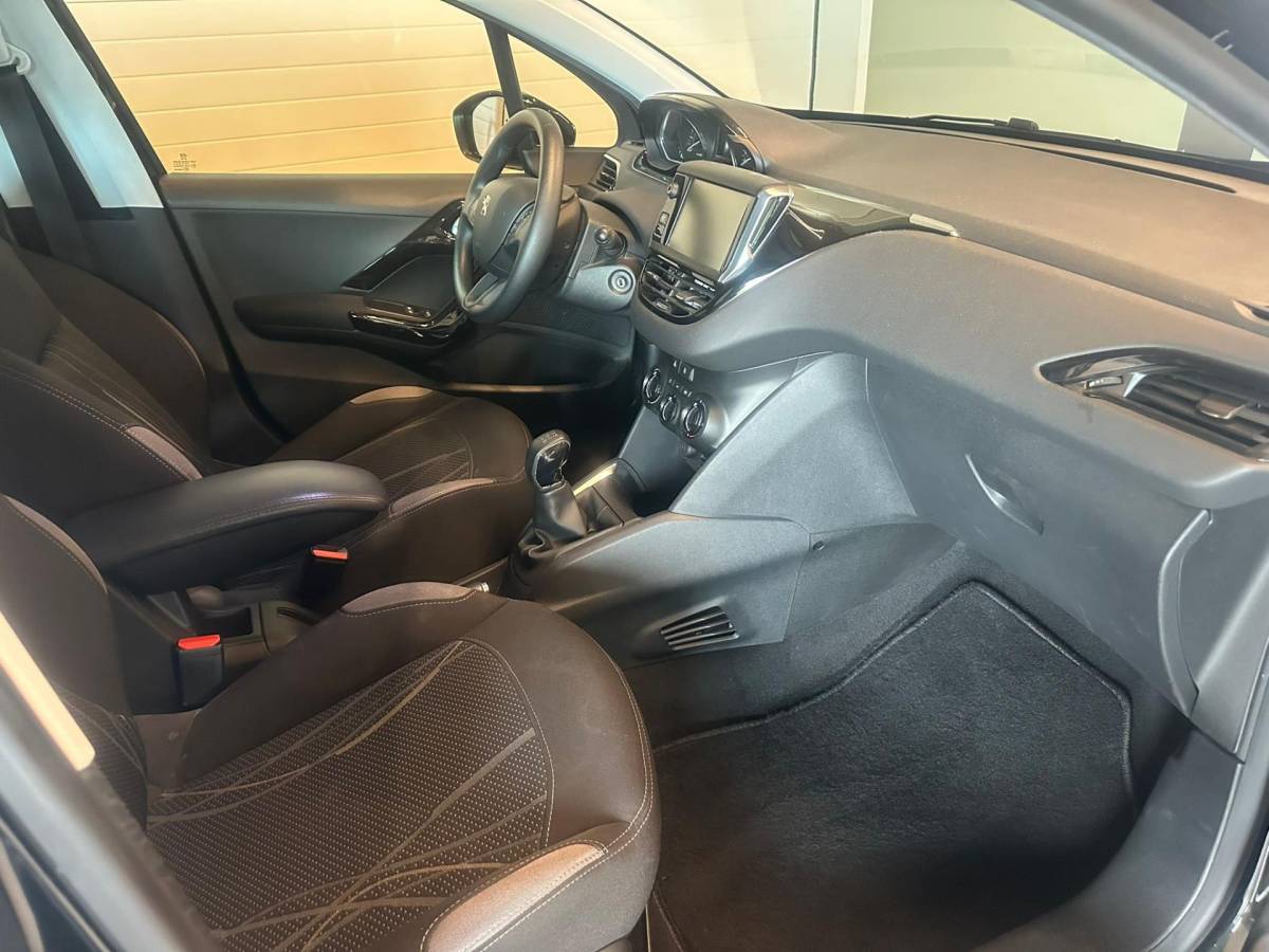 Peugeot 208 Peugeot 208 1.2 VTi 5-DEURS ACTIVE|AIRCO|LM-VELG|ISOFIX|BLUETOOTH|NAVIGATIE|CRUISECONTROL|nweAPK+OH+DISTRIBUTIERIEM BIJ AFLEVERING