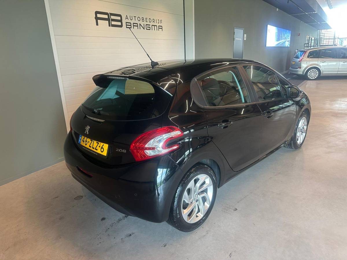 Peugeot 208 Peugeot 208 1.2 VTi 5-DEURS ACTIVE|AIRCO|LM-VELG|ISOFIX|BLUETOOTH|NAVIGATIE|CRUISECONTROL|nweAPK+OH+DISTRIBUTIERIEM BIJ AFLEVERING