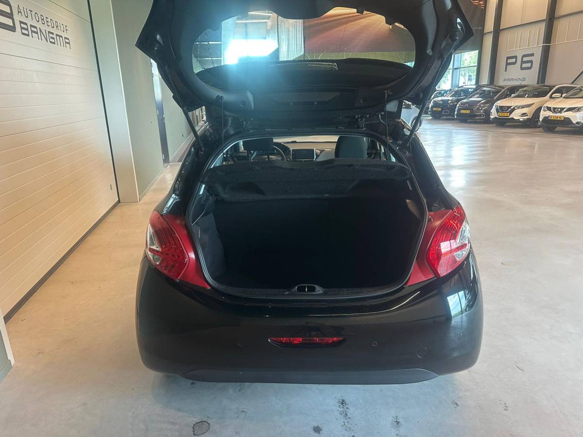 Peugeot 208 Peugeot 208 1.2 VTi 5-DEURS ACTIVE|AIRCO|LM-VELG|ISOFIX|BLUETOOTH|NAVIGATIE|CRUISECONTROL|nweAPK+OH+DISTRIBUTIERIEM BIJ AFLEVERING