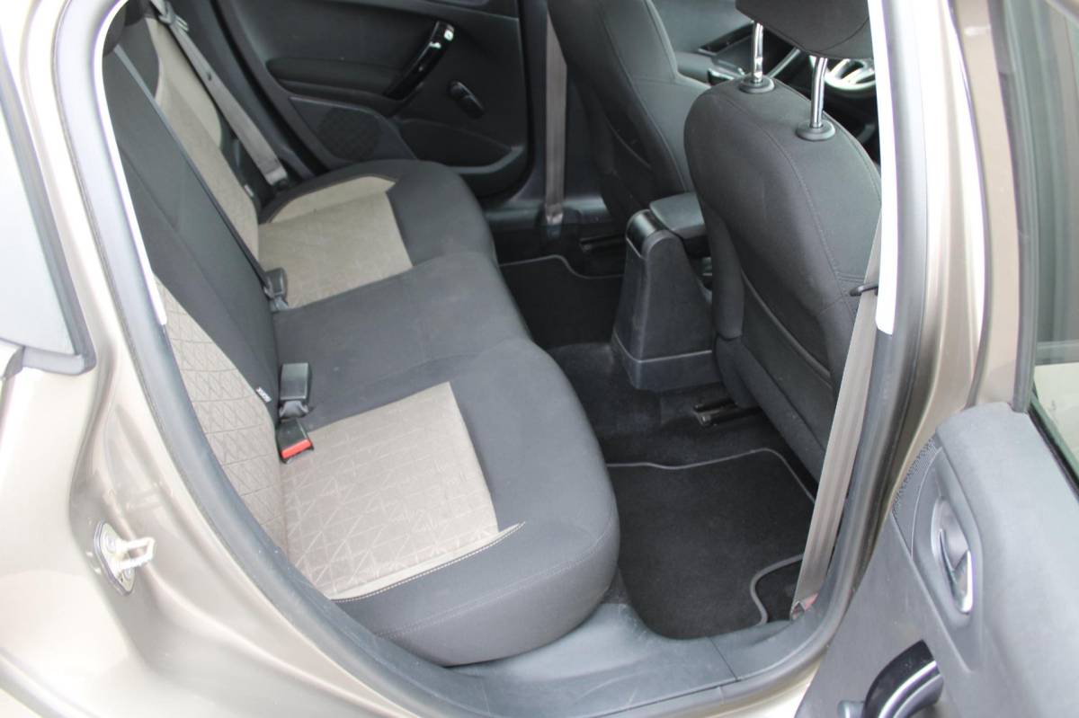 Peugeot 208 Peugeot 208 1.2 VTi 5-DEURS OXYGO-uitv|CLIMA AIRCO|ISOFIX|CRUISE CONTROL|NAVIGATIE|LED|TREKHAAK/LM-VELG|BLUETOOTH/nwe APK+OH.BEURT
