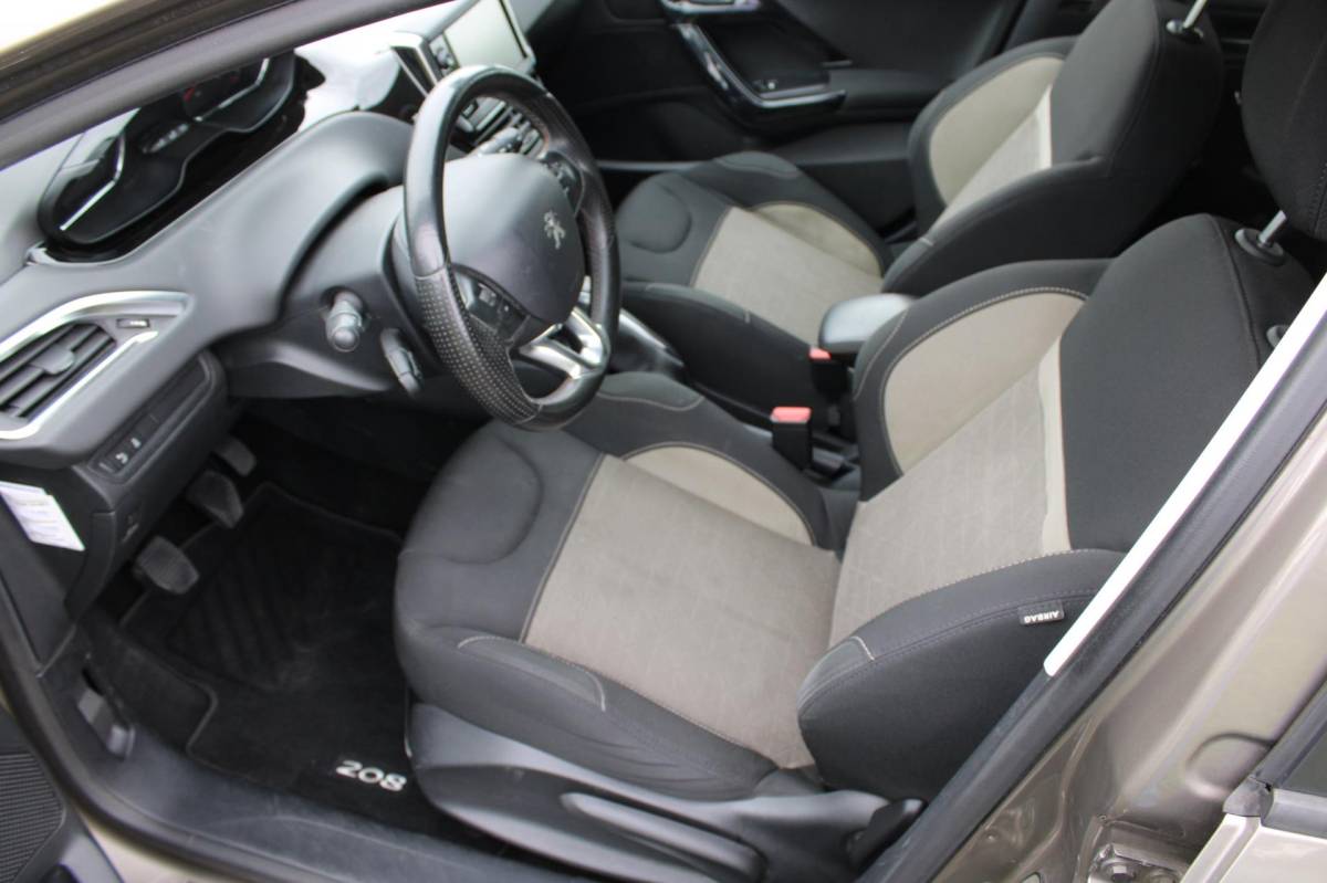 Peugeot 208 Peugeot 208 1.2 VTi 5-DEURS OXYGO-uitv|CLIMA AIRCO|ISOFIX|CRUISE CONTROL|NAVIGATIE|LED|TREKHAAK/LM-VELG|BLUETOOTH/nwe APK+OH.BEURT