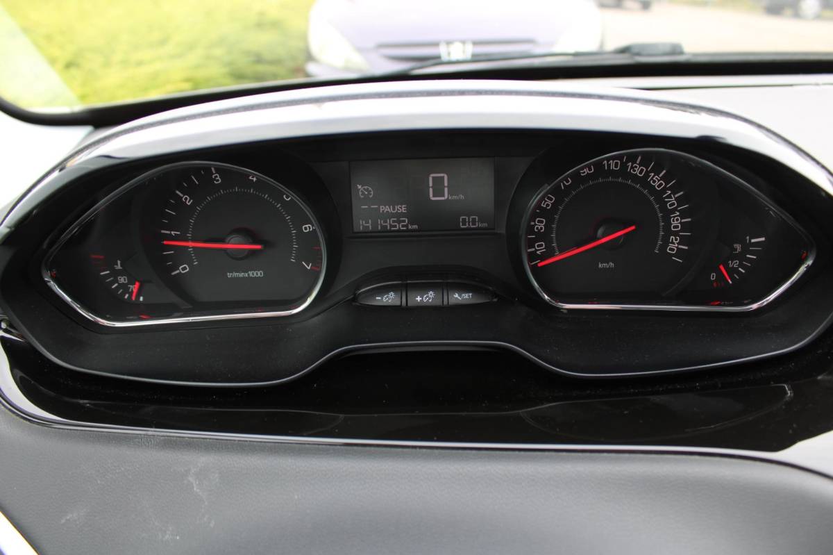 Peugeot 208 Peugeot 208 1.2 VTi 5-DEURS OXYGO-uitv|CLIMA AIRCO|ISOFIX|CRUISE CONTROL|NAVIGATIE|LED|TREKHAAK/LM-VELG|BLUETOOTH/nwe APK+OH.BEURT