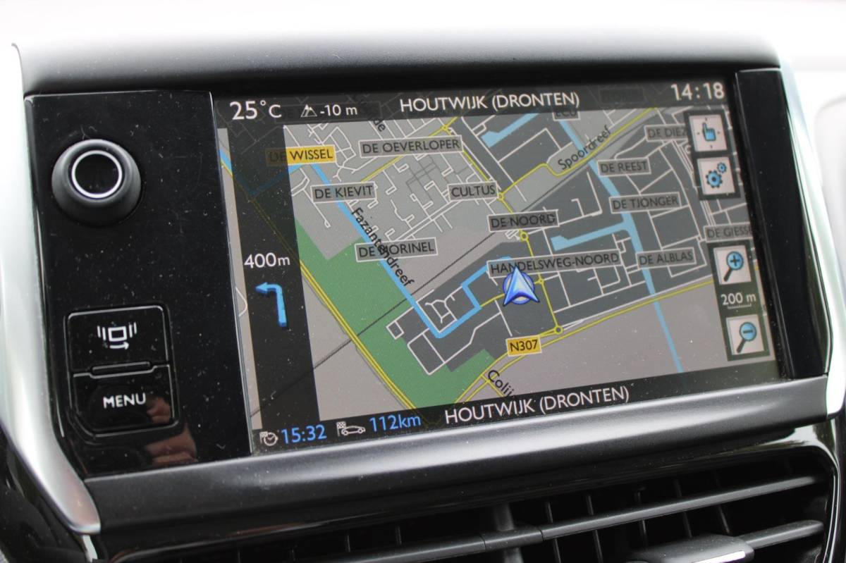 Peugeot 208 Peugeot 208 1.2 VTi 5-DEURS OXYGO-uitv|CLIMA AIRCO|ISOFIX|CRUISE CONTROL|NAVIGATIE|LED|TREKHAAK/LM-VELG|BLUETOOTH/nwe APK+OH.BEURT