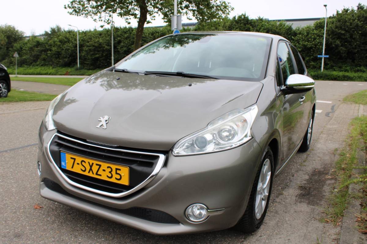Peugeot 208 Peugeot 208 1.2 VTi 5-DEURS OXYGO-uitv|CLIMA AIRCO|ISOFIX|CRUISE CONTROL|NAVIGATIE|LED|TREKHAAK/LM-VELG|BLUETOOTH/nwe APK+OH.BEURT