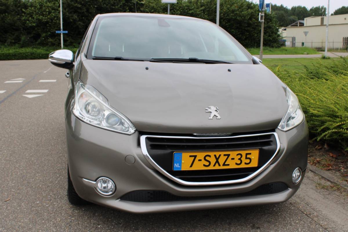Peugeot 208 Peugeot 208 1.2 VTi 5-DEURS OXYGO-uitv|CLIMA AIRCO|ISOFIX|CRUISE CONTROL|NAVIGATIE|LED|TREKHAAK/LM-VELG|BLUETOOTH/nwe APK+OH.BEURT