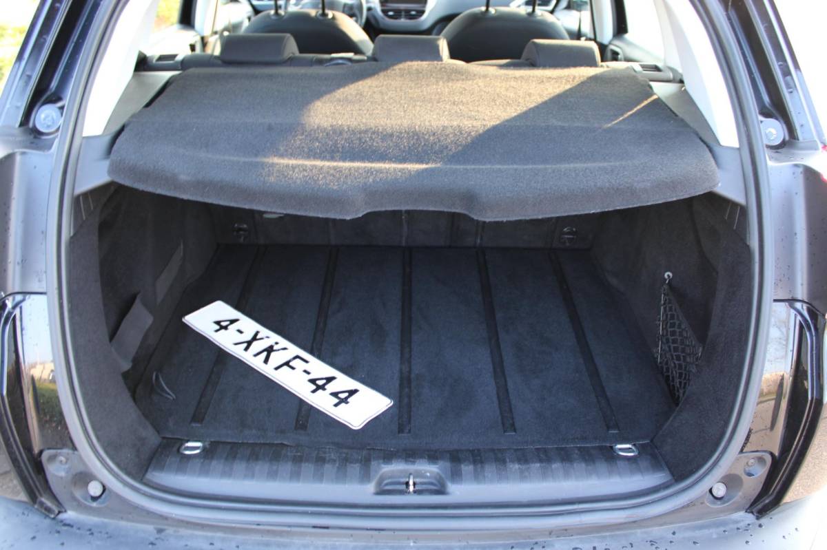Peugeot 2008 Peugeot 2008 1.2 VTi ACTIVE-uitv|AIRCO|TREKHAAK|CRUISE CONTROL|ISOFIX|LM-VELG|BLUETOOTH|NAVIGATIE|nwe APK+OH.BEURT BIJ AFLEVERING