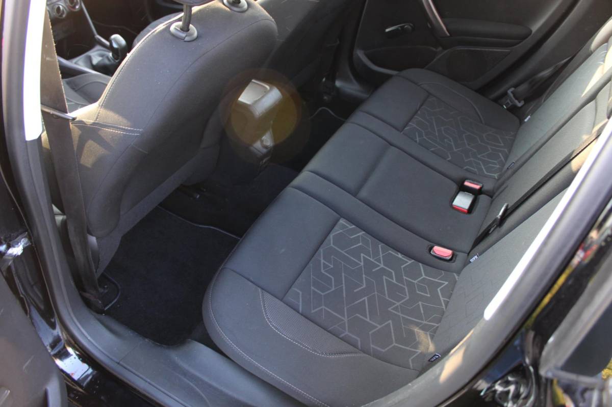 Peugeot 2008 Peugeot 2008 1.2 VTi ACTIVE-uitv|AIRCO|TREKHAAK|CRUISE CONTROL|ISOFIX|LM-VELG|BLUETOOTH|NAVIGATIE|nwe APK+OH.BEURT BIJ AFLEVERING