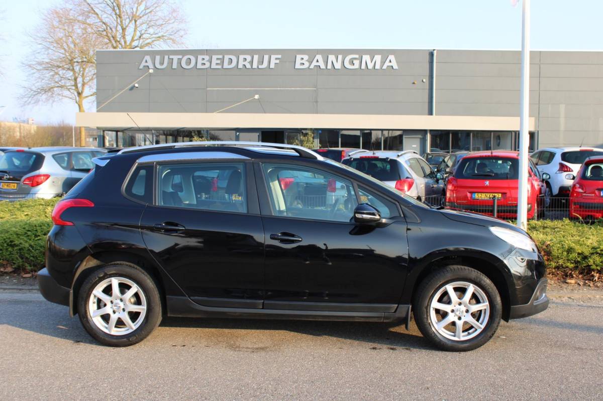 Peugeot 2008 Peugeot 2008 1.2 VTi ACTIVE-uitv|AIRCO|TREKHAAK|CRUISE CONTROL|ISOFIX|LM-VELG|BLUETOOTH|NAVIGATIE|nwe APK+OH.BEURT BIJ AFLEVERING