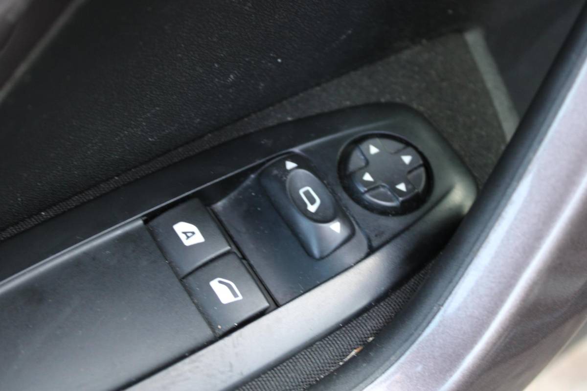 Peugeot 2008 Peugeot 2008 1.2 VTi ACTIVE-uitv|AIRCO|TREKHAAK|CRUISE CONTROL|ISOFIX|LM-VELG|BLUETOOTH|NAVIGATIE|nwe APK+OH.BEURT BIJ AFLEVERING