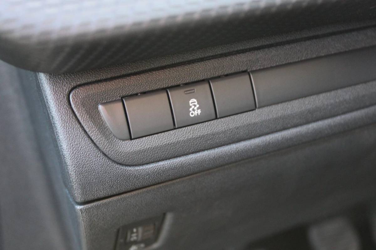 Peugeot 2008 Peugeot 2008 1.2 VTi ACTIVE-uitv|AIRCO|TREKHAAK|CRUISE CONTROL|ISOFIX|LM-VELG|BLUETOOTH|NAVIGATIE|nwe APK+OH.BEURT BIJ AFLEVERING