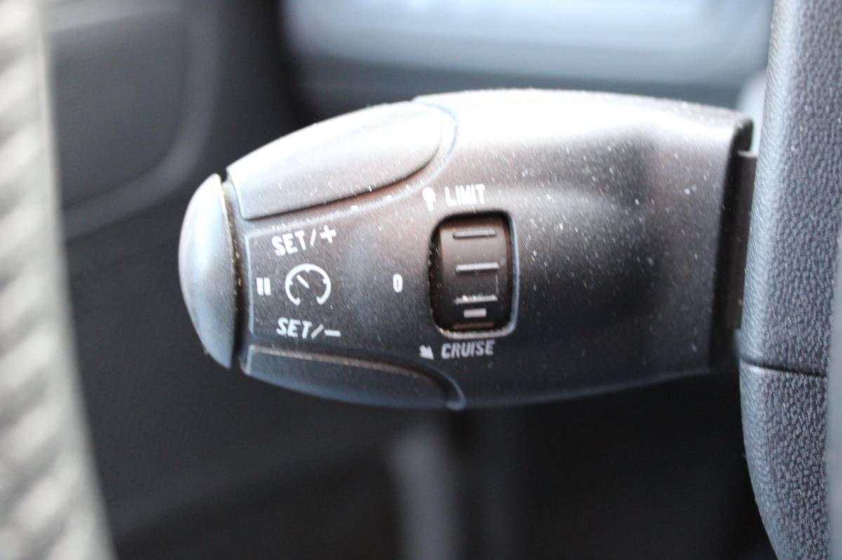Peugeot 2008 Peugeot 2008 1.2 VTi ACTIVE-uitv|AIRCO|TREKHAAK|CRUISE CONTROL|ISOFIX|LM-VELG|BLUETOOTH|NAVIGATIE|nwe APK+OH.BEURT BIJ AFLEVERING