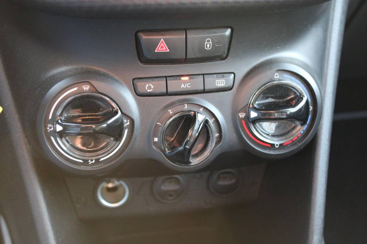 Peugeot 2008 Peugeot 2008 1.2 VTi ACTIVE-uitv|AIRCO|TREKHAAK|CRUISE CONTROL|ISOFIX|LM-VELG|BLUETOOTH|NAVIGATIE|nwe APK+OH.BEURT BIJ AFLEVERING