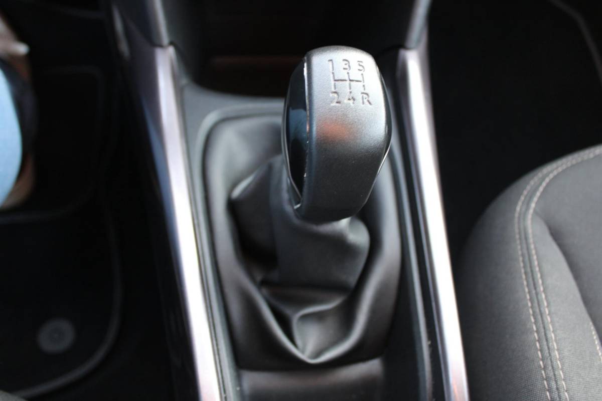 Peugeot 2008 Peugeot 2008 1.2 VTi ACTIVE-uitv|AIRCO|TREKHAAK|CRUISE CONTROL|ISOFIX|LM-VELG|BLUETOOTH|NAVIGATIE|nwe APK+OH.BEURT BIJ AFLEVERING