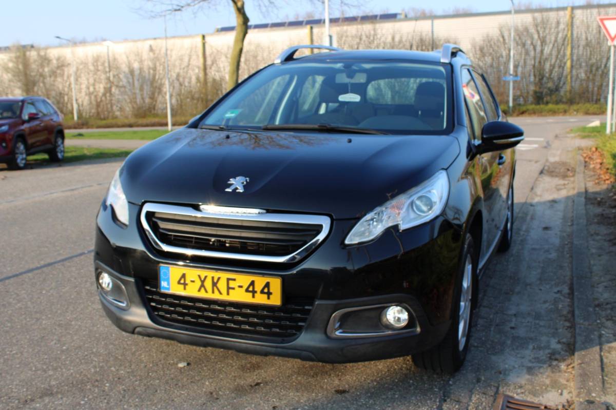 Peugeot 2008 Peugeot 2008 1.2 VTi ACTIVE-uitv|AIRCO|TREKHAAK|CRUISE CONTROL|ISOFIX|LM-VELG|BLUETOOTH|NAVIGATIE|nwe APK+OH.BEURT BIJ AFLEVERING