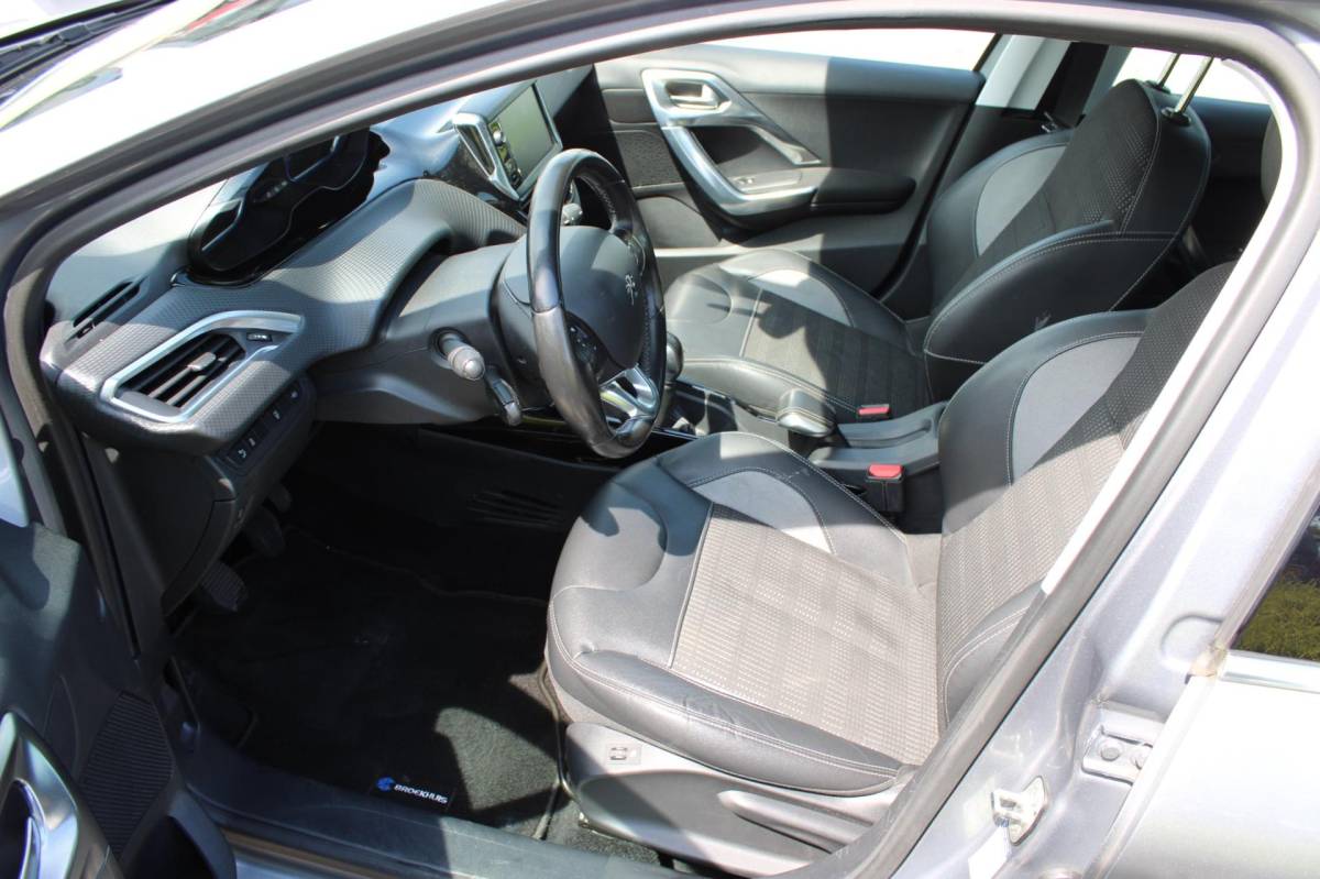 Peugeot 2008 Peugeot 2008 1.2 PureTech ALLURE PACK PREMIUM PLUS|CLIMA AIRCO|CRUISECONTROL|HALF LEER|LM-VELG|nieuwe APK+OH BEURT+DISTRIBUTIERIEM