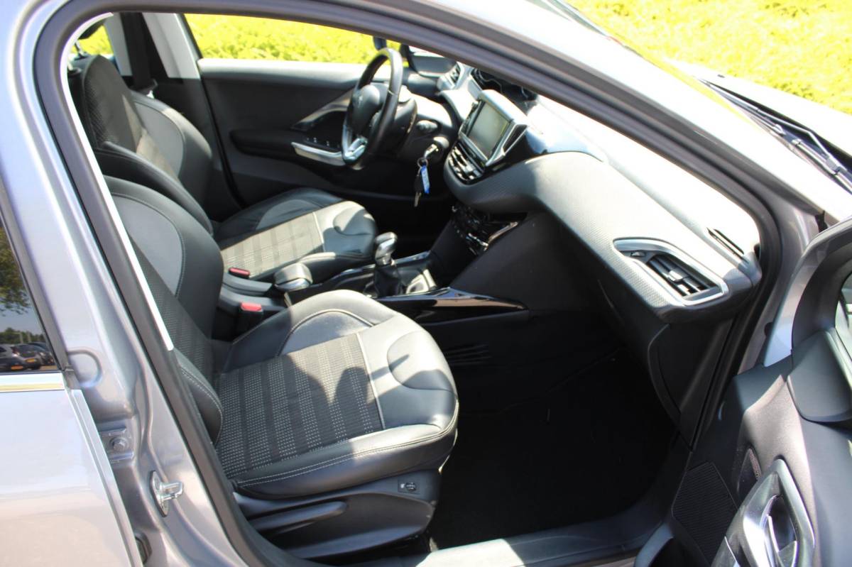 Peugeot 2008 Peugeot 2008 1.2 PureTech ALLURE PACK PREMIUM PLUS|CLIMA AIRCO|CRUISECONTROL|HALF LEER|LM-VELG|nieuwe APK+OH BEURT+DISTRIBUTIERIEM