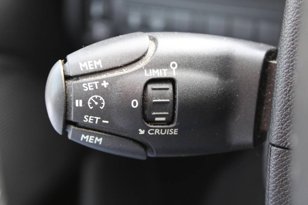 Peugeot 308 Peugeot 308 1.2 PureTech 5-DEURS ACTIVE-uitv|CLIMA AIRCO|CRUISE CONTROL|NAVIGATIE|ISOFIX|BLUETOOTH|nweAPK+OH.BEURT+DISTRIBUTIERIEM
