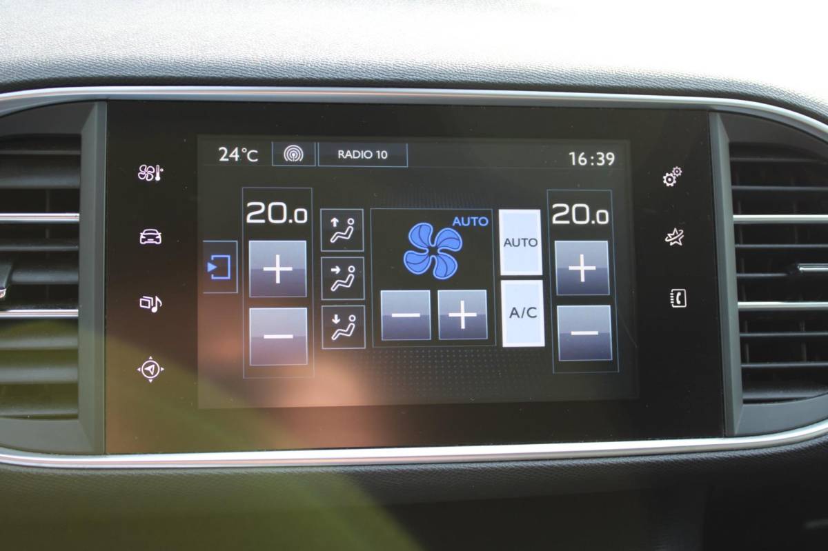Peugeot 308 Peugeot 308 1.2 PureTech 5-DEURS ACTIVE-uitv|CLIMA AIRCO|CRUISE CONTROL|NAVIGATIE|ISOFIX|BLUETOOTH|nweAPK+OH.BEURT+DISTRIBUTIERIEM