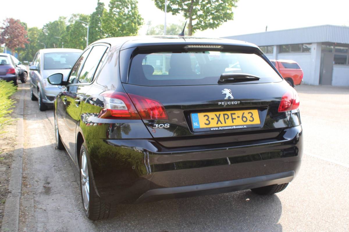 Peugeot 308 Peugeot 308 1.2 PureTech 5-DEURS ACTIVE-uitv|CLIMA AIRCO|CRUISE CONTROL|NAVIGATIE|ISOFIX|BLUETOOTH|nweAPK+OH.BEURT+DISTRIBUTIERIEM