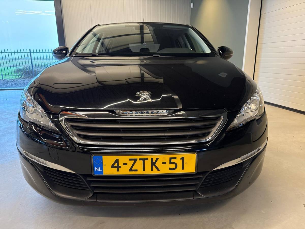 Peugeot 308 Peugeot 308 1.2 PureTech ACTIVE-uitv|CLIMA AIRCO|CRUISE CONTROL|ISOFIX|NAVIGATIE|LM-VELG|TREKHAAK|nweAPK+OH.+nwe DISTRIBUTIERIEM!!