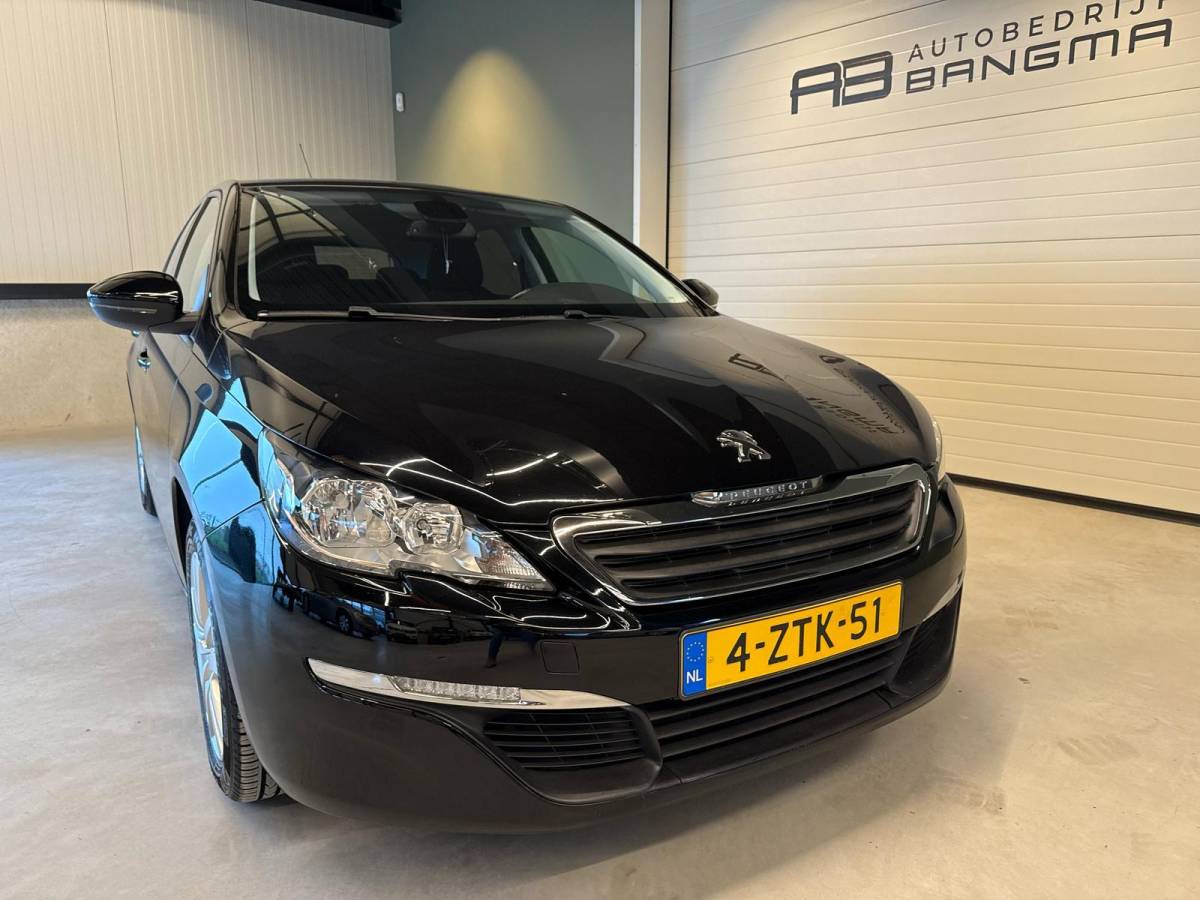 Peugeot 308 Peugeot 308 1.2 PureTech ACTIVE-uitv|CLIMA AIRCO|CRUISE CONTROL|ISOFIX|NAVIGATIE|LM-VELG|TREKHAAK|nweAPK+OH.+nwe DISTRIBUTIERIEM!!