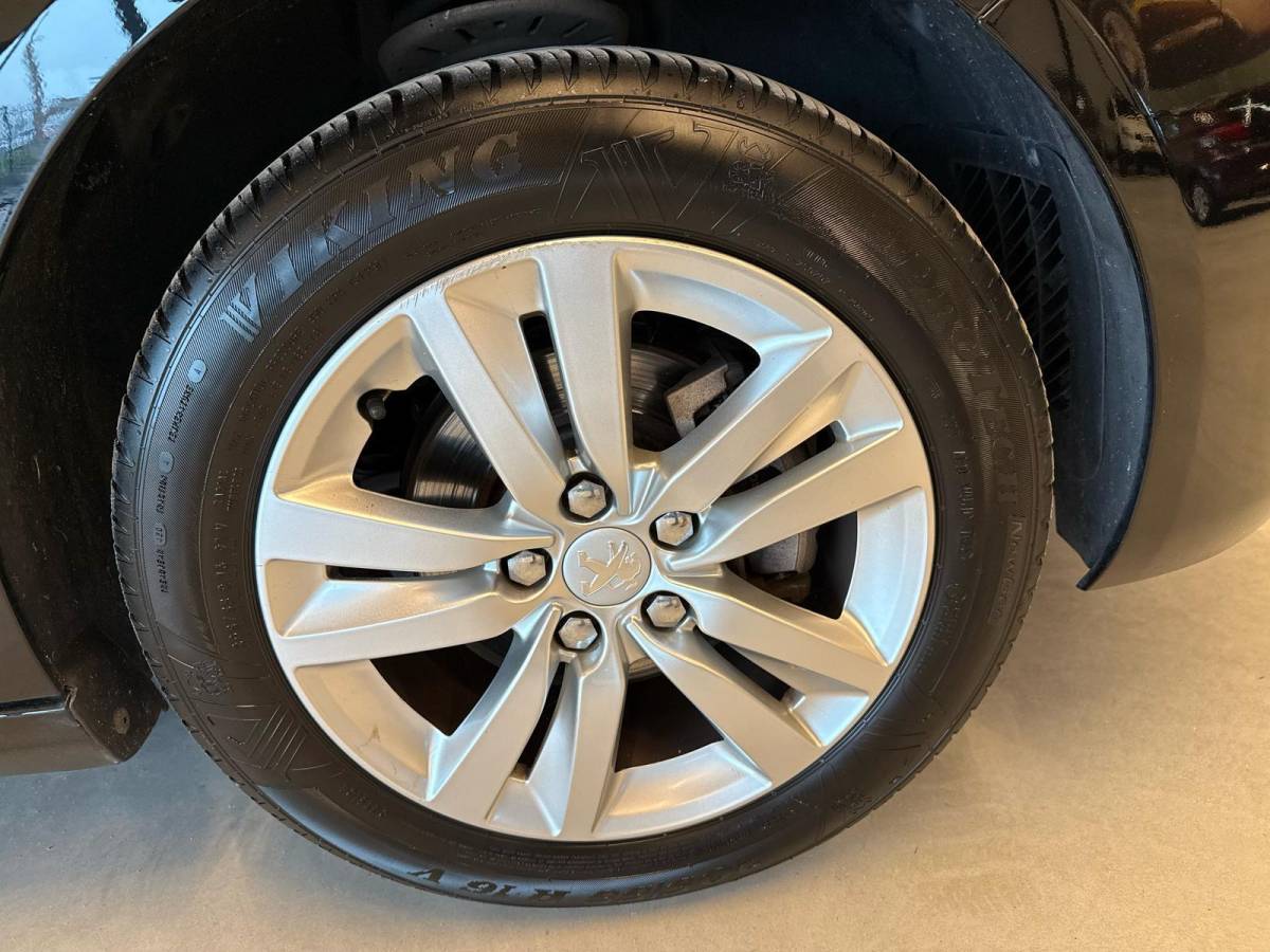 Peugeot 308 Peugeot 308 1.2 PureTech ACTIVE-uitv|CLIMA AIRCO|CRUISE CONTROL|ISOFIX|NAVIGATIE|LM-VELG|TREKHAAK|nweAPK+OH.+nwe DISTRIBUTIERIEM!!