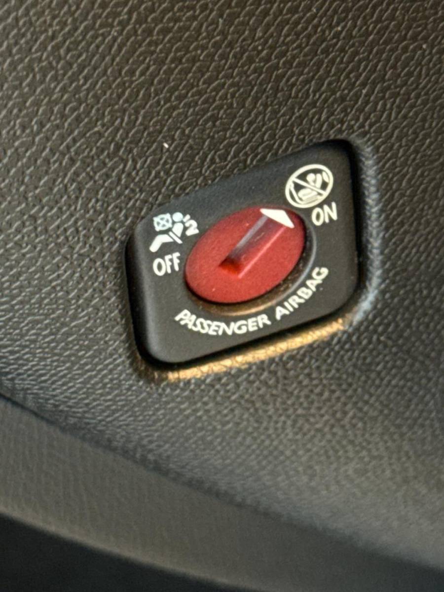 Peugeot 308 Peugeot 308 1.2 PureTech ACTIVE-uitv|CLIMA AIRCO|CRUISE CONTROL|ISOFIX|NAVIGATIE|LM-VELG|TREKHAAK|nweAPK+OH.+nwe DISTRIBUTIERIEM!!