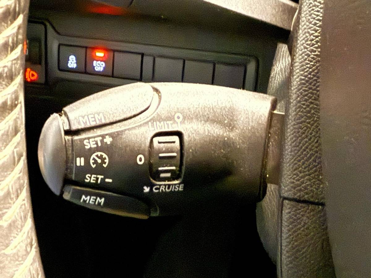 Peugeot 308 Peugeot 308 1.2 PureTech ACTIVE-uitv|CLIMA AIRCO|CRUISE CONTROL|ISOFIX|NAVIGATIE|LM-VELG|TREKHAAK|nweAPK+OH.+nwe DISTRIBUTIERIEM!!