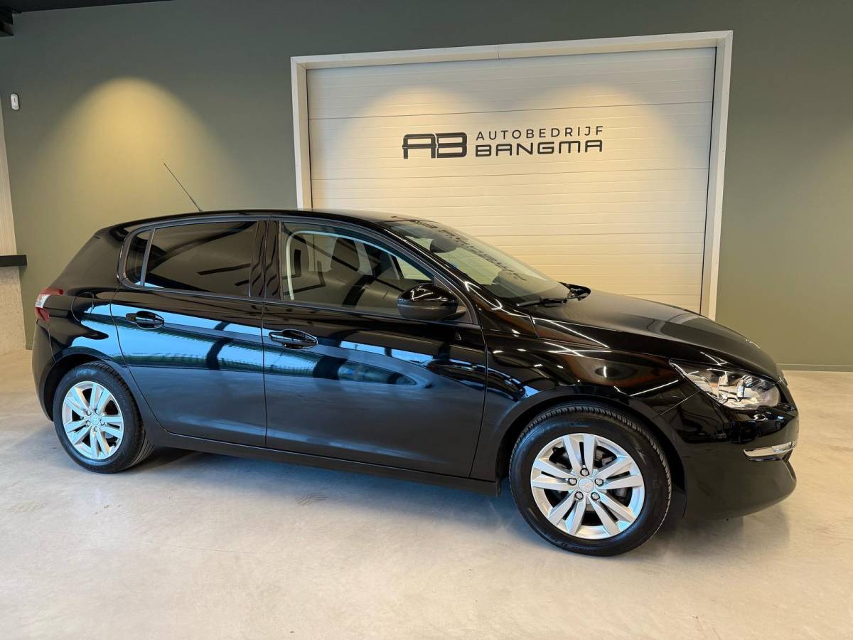 Peugeot 308 Peugeot 308 1.2 PureTech ACTIVE-uitv|CLIMA AIRCO|CRUISE CONTROL|ISOFIX|NAVIGATIE|LM-VELG|TREKHAAK|nweAPK+OH.+nwe DISTRIBUTIERIEM!!