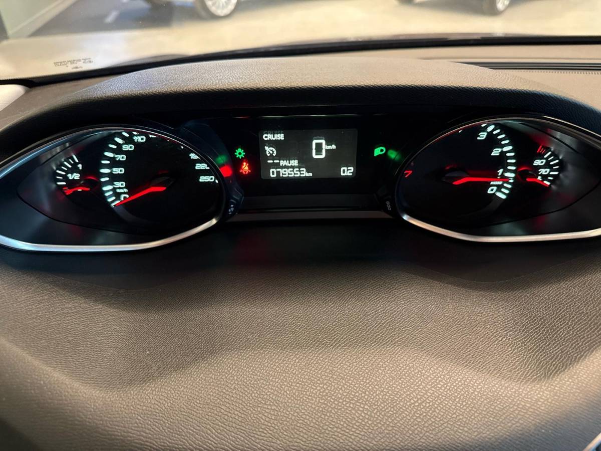 Peugeot 308 Peugeot 308 1.2 PureTech ACTIVE-uitv|CLIMA AIRCO|CRUISE CONTROL|ISOFIX|NAVIGATIE|LM-VELG|TREKHAAK|nweAPK+OH.+nwe DISTRIBUTIERIEM!!