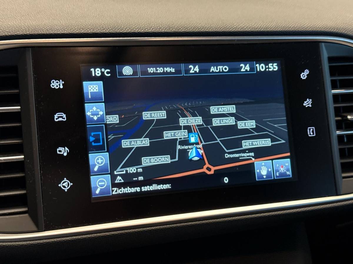 Peugeot 308 Peugeot 308 1.2 PureTech ACTIVE-uitv|CLIMA AIRCO|CRUISE CONTROL|ISOFIX|NAVIGATIE|LM-VELG|TREKHAAK|nweAPK+OH.+nwe DISTRIBUTIERIEM!!