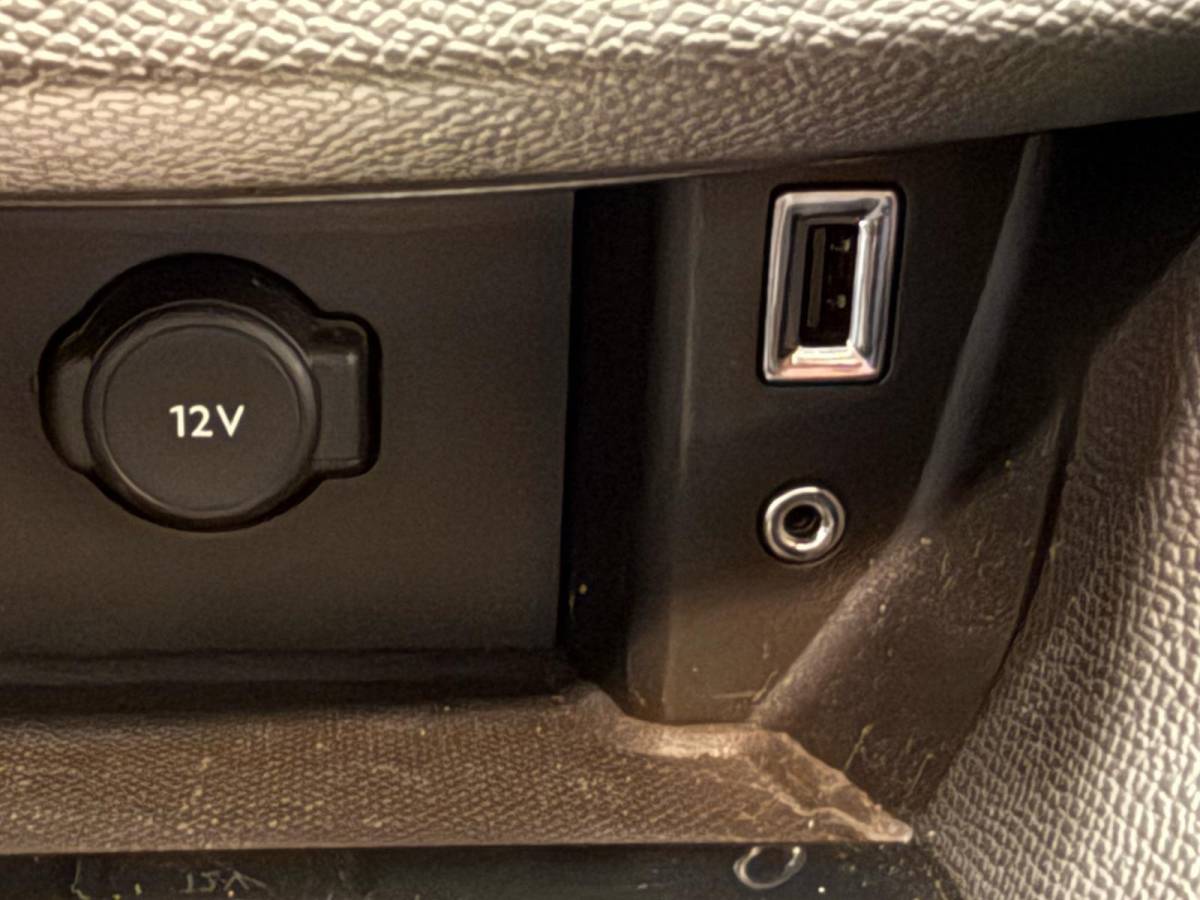 Peugeot 308 Peugeot 308 1.2 PureTech ACTIVE-uitv|CLIMA AIRCO|CRUISE CONTROL|ISOFIX|NAVIGATIE|LM-VELG|TREKHAAK|nweAPK+OH.+nwe DISTRIBUTIERIEM!!