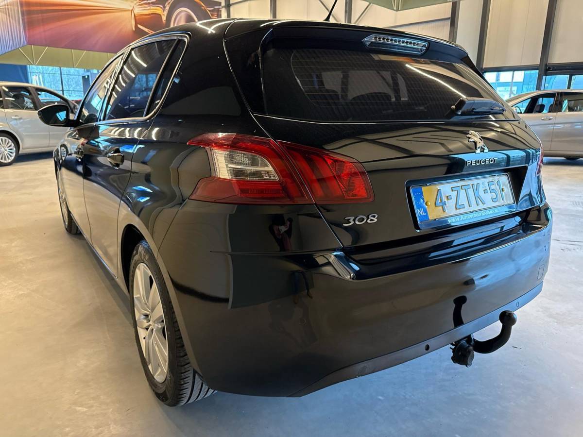 Peugeot 308 Peugeot 308 1.2 PureTech ACTIVE-uitv|CLIMA AIRCO|CRUISE CONTROL|ISOFIX|NAVIGATIE|LM-VELG|TREKHAAK|nweAPK+OH.+nwe DISTRIBUTIERIEM!!